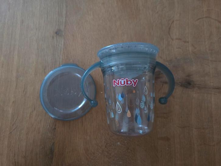 Nuby Wonder cup 240ml grijs 6+ maanden, Kinderen en Baby's, Babyvoeding en Toebehoren, Zo goed als nieuw, Overige typen, Ophalen of Verzenden