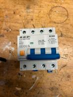 Aardlekautomaat 3 polig B20, Ophalen of Verzenden, Gebruikt, Schakelaar