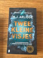 Twee Kleine Visjes - M.J. Arlidge, Boeken, Ophalen of Verzenden, Zo goed als nieuw, Nederland