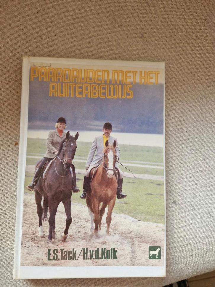 "PAARDRIJDEN MET HET RUITERBEWIJS", Boeken, Sportboeken, Gelezen, Overige sporten, Verzenden
