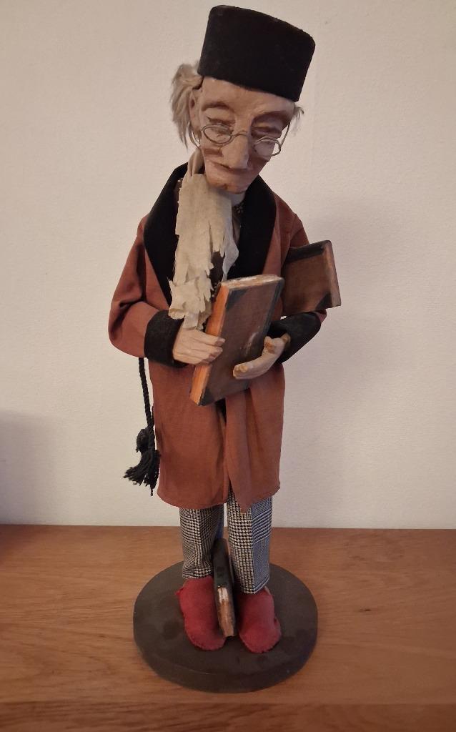 Houten boekenmannetje ; houtsnijwerk - W.H.M. Lambregts, Antiek en Kunst, Kunst | Beelden en Houtsnijwerken, Ophalen