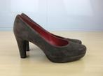 Lia Staring suede bruine hoge hakken pumps mt 38 ZGAN, Pumps, Bruin, Ophalen of Verzenden, Zo goed als nieuw