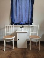 2 witte thonet stoeltjes, Ophalen