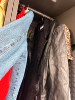 Kledingpakket 40 artikelen, Kleding | Heren, Kostuums en Colberts, Ophalen of Verzenden, Zo goed als nieuw, Maat 46 (S) of kleiner