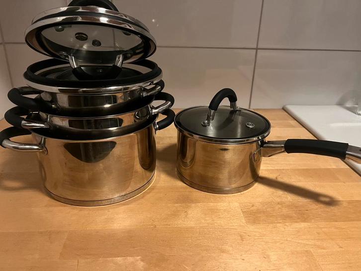 Pannenset 4-delig Sola, Huis en Inrichting, Keuken | Potten en Pannen, Zo goed als nieuw, Pannenset, Rvs, Ophalen of Verzenden