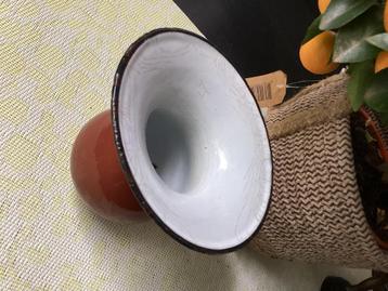 Vintage bruin emaille kwispedoor beschikbaar voor biedingen