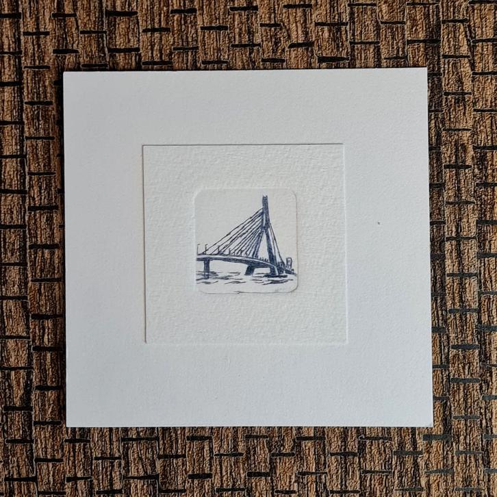 Mini ets Erasmusbrug Rotterdam, 10x10 cm, Huis en Inrichting, Woonaccessoires | Schilderijen, Tekeningen en Foto's, Nieuw, Print