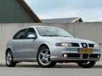 TOPSTAAT Seat Leon 1.6 16V 2003 TOPSPORT | Nieuwe APK, Voorwielaandrijving, Zwart, 4 cilinders, Handgeschakeld