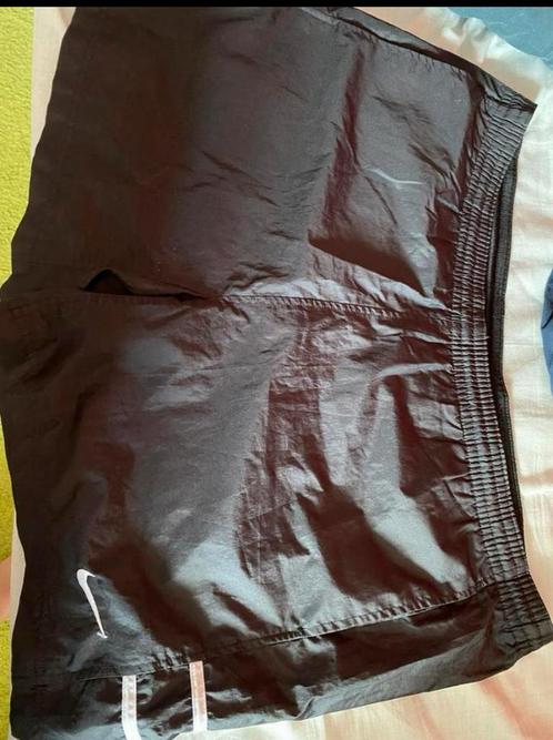 Nike sportbroek zwart – maat XL, Kleding | Heren, Badmode en Zwemkleding, Maat 56/58 (XL), Zwart, Ophalen