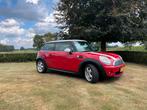 Mini 1.6 16V Cooper 2007 Rood, Auto's, Voorwielaandrijving, 4 cilinders, 4 stoelen, Handgeschakeld