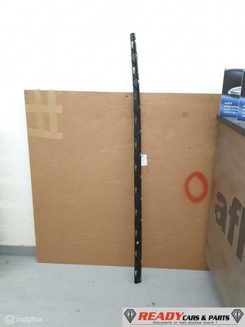 Zijskirt ADAPTER GELEIDER RECHTS E-Up! 12E853494 MII CITIGO beschikbaar voor biedingen