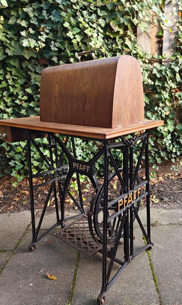 Vintage Pfaff Naaimachine - Gietijzer, Antiek en Kunst, Antiek | Naaimachines, Ophalen