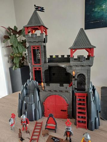 Playmobil kasteel   /3269 beschikbaar voor biedingen