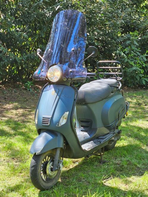 BTC Riva Luxury scooter, Fietsen en Brommers, Scooters | Overige merken, Gebruikt, Maximaal 45 km/u, Benzine, Ophalen