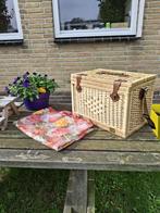 Klassieke en romantische picknick mand met inhoud en kleed, Ophalen of Verzenden, Zo goed als nieuw