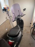 Piaggio Vespa Sprint 2017 – Grijs, zo goed als nw, Fietsen en Brommers, Snorfietsen en Snorscooters, Ophalen, Zo goed als nieuw