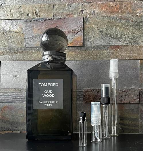 Tom Ford Oud Wood sample, Sieraden, Tassen en Uiterlijk, Uiterlijk | Parfum, Zo goed als nieuw, Ophalen of Verzenden