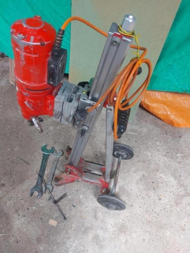 Weka dk 22 3snelheden diamantboormachine op statief, Doe-het-zelf en Verbouw, Gereedschap | Boormachines, Zo goed als nieuw, Kolomboormachine