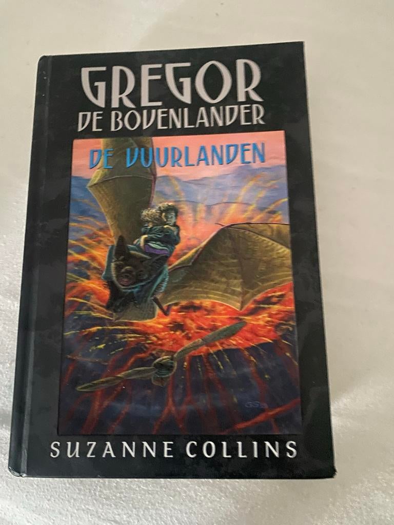 Gregor de Bovenlander: De Vuurlanden - Suzanne Collins, Boeken, Ophalen of Verzenden, Zo goed als nieuw