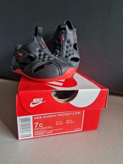 Mooie Nike Sunray protect 2 kindersandalen Maat 23.5 Zwart, Kinderen en Baby's, Kinderkleding | Schoenen en Sokken, Gebruikt, Overige typen
