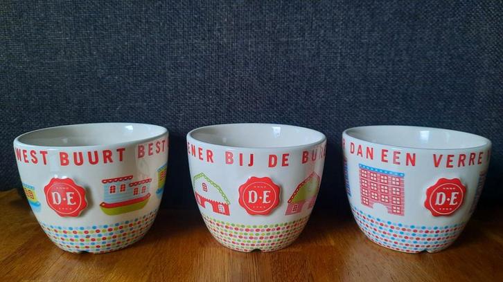 Douwe Egberts set thee/koffie mokjes burendag, Huis en Inrichting, Keuken | Servies, Zo goed als nieuw, Kop(pen) en/of Schotel(s)
