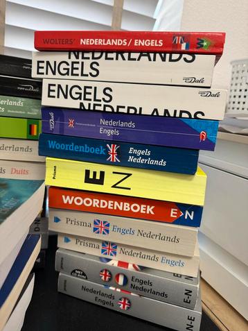 Woordenboeken Nederlands - Engels en andere talen beschikbaar voor biedingen