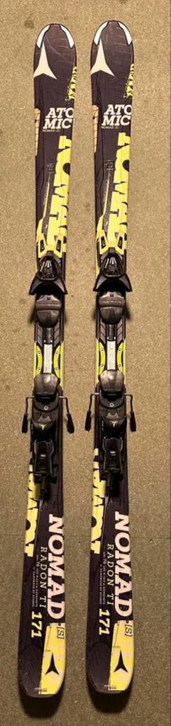 Atomic Nomad s radon ti (incl bijpassende skistokken, Sport en Fitness, Skiën en Langlaufen, Zo goed als nieuw, Ski's, Atomic