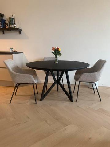Ronde zwarte of naturel eiken tafel, 120, 130, 140, 150 beschikbaar voor biedingen