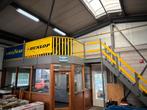 Kantoor met hardhouten kozijnen en verdieping en trap, Ophalen, Gebruikt
