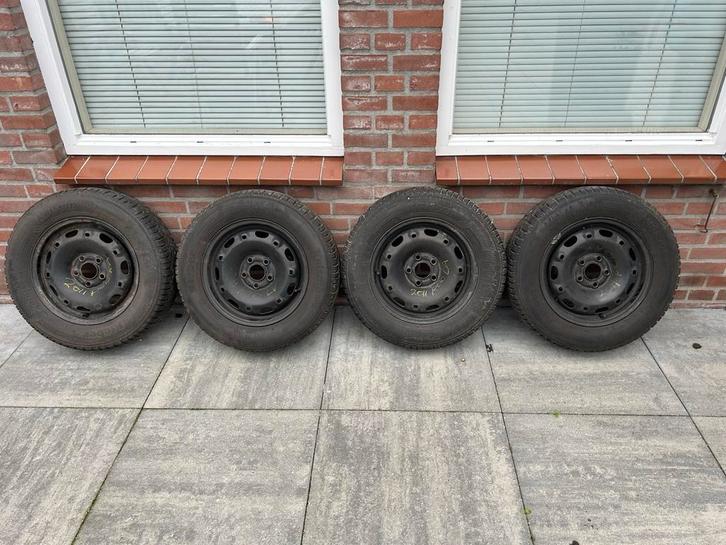 Winterbanden op stalen velg 5x100 - VW Polo, Ibiza, Fabia, Auto-onderdelen, Banden en Velgen, Banden en Velgen, Winterbanden, 14 inch
