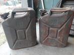 2 metalen jerrycans - vintage look, Auto diversen, Ophalen, Gebruikt