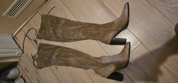 Overknee laarzen boots schoenen hakken maat 39 zgan  beschikbaar voor biedingen