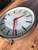 Grote retro stationsklok, Huis en Inrichting, Woonaccessoires | Klokken, Ophalen of Verzenden, Zo goed als nieuw, Wandklok