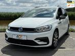 Volkswagen Touran 1.5 TSI Highline Business R 7p volle prach, Gebruikt, Zwart, 4 cilinders, 150 pk