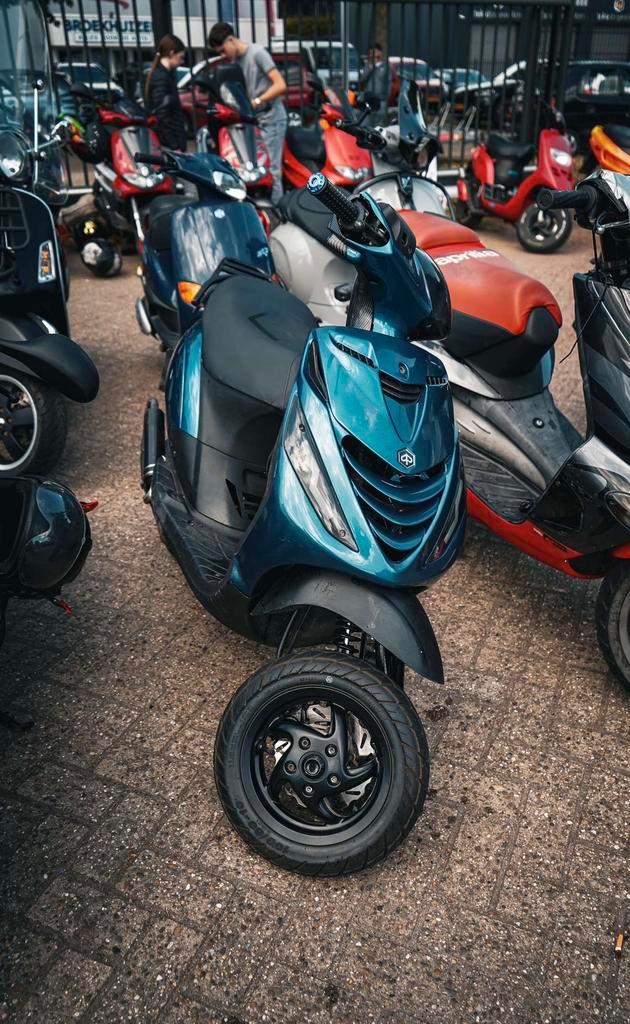 Piaggio zip 70cc, Fietsen en Brommers, Scooters | Piaggio, Zo goed als nieuw, Zip, Tweetakt, Ophalen