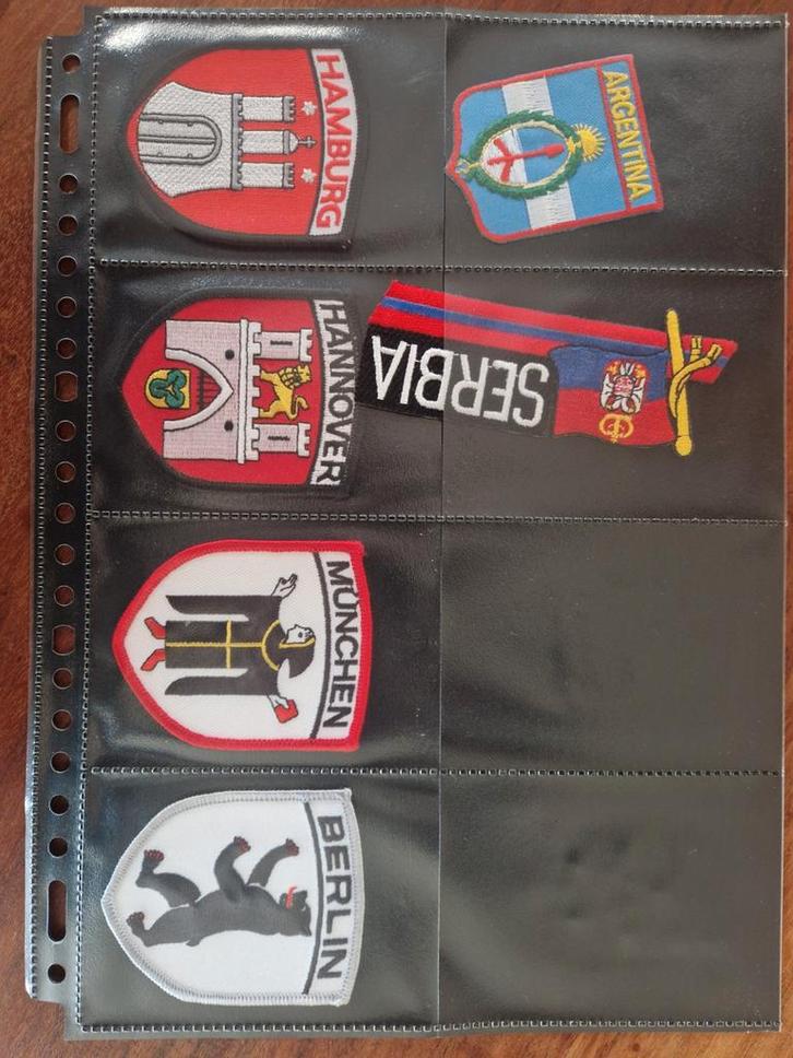 Verzameling diverse badges, Verzamelen, Speldjes, Pins en Buttons, Gebruikt, Speldje of Pin, Stad of Land, Ophalen of Verzenden