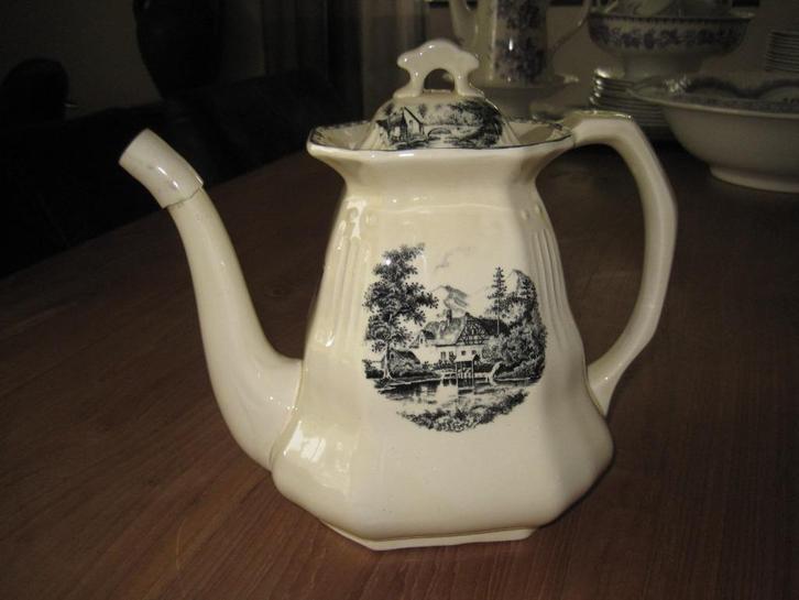 Landschap zwart koffiepot, Antiek en Kunst, Antiek | Servies los, Ophalen of Verzenden