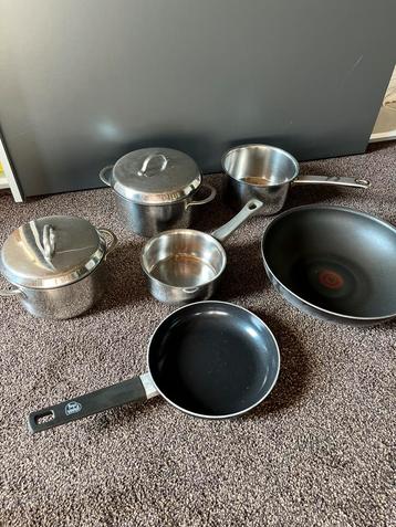 Pannenset: wok, koekenpan, 2 kookpannen, 2 steelpannen  beschikbaar voor biedingen