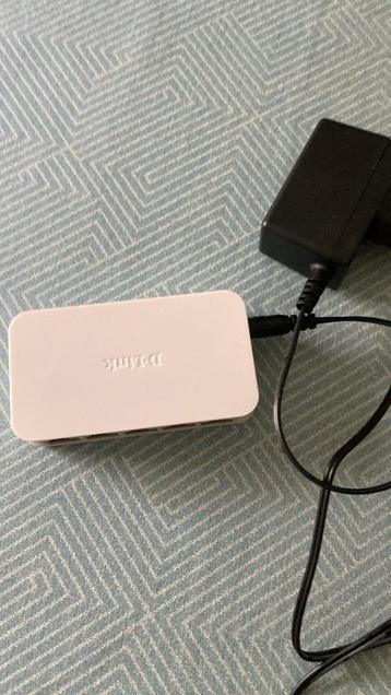 Diewu en d-link 5 poort beschikbaar voor biedingen
