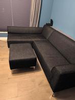 Zwarte Hoekbank met Poef, Huis en Inrichting, Banken | Bankstellen, 250 tot 300 cm, Gebruikt, Hoekbank, 75 tot 100 cm