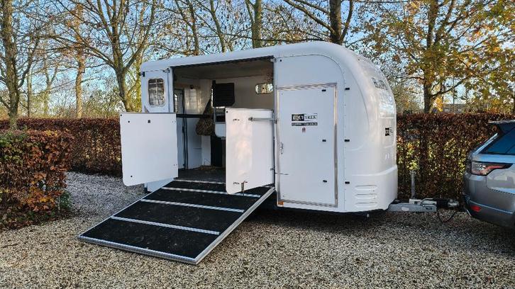 Equitrek Western Treka L Excel sideloading paardentrailer, Dieren en Toebehoren, Paarden en Pony's | Trailers en Aanhangwagens