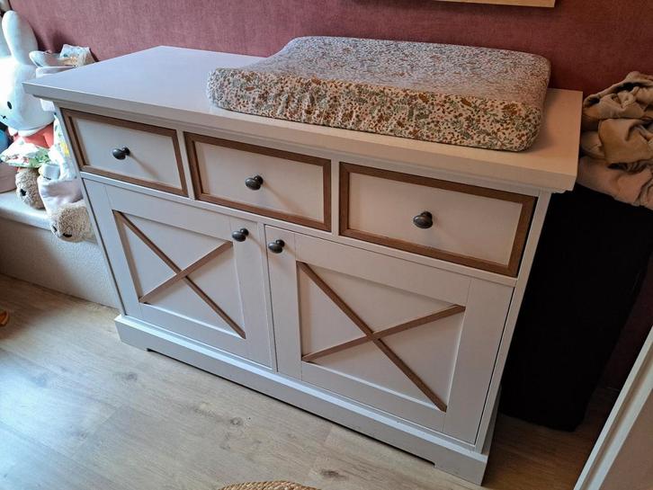 Unieke handgemaakte kinderkamer set - kast & commode, Kinderen en Baby's, Kinderkamer | Commodes en Kasten, Zo goed als nieuw