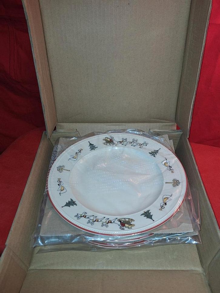 Gloednieuwe Wedgwood Windsor Christmas Diner Borden Kerst, Huis en Inrichting, Keuken | Servies, Nieuw, Bord(en), Wedgwood, Porselein