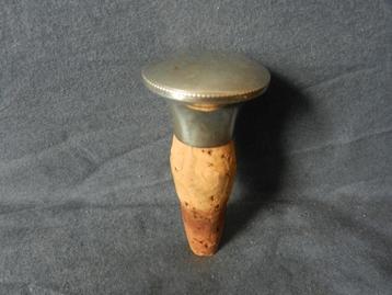 Zilveren flessenstop met parelrand circa 1920-1940 beschikbaar voor biedingen