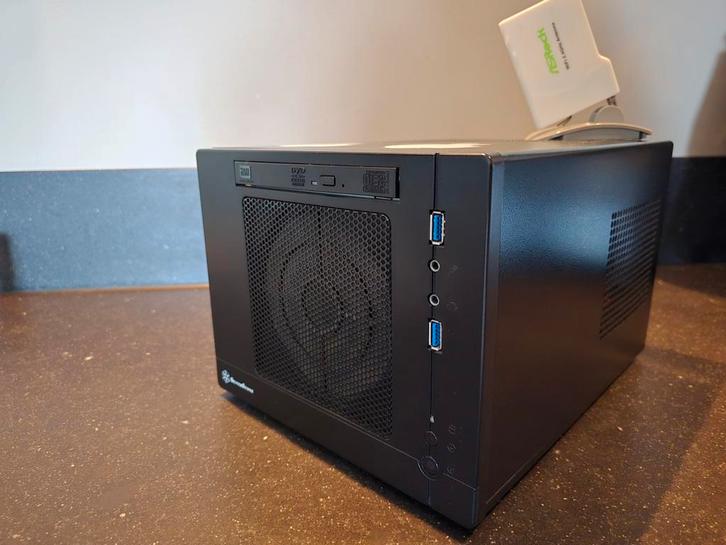 Compacte Mini-ITX PC - i7, 16GB RAM, SSD, Win11 Pro, Computers en Software, Computerbehuizingen, Gebruikt, Ophalen of Verzenden