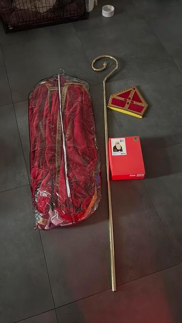 Compleet Sinterklaas pak beschikbaar voor biedingen