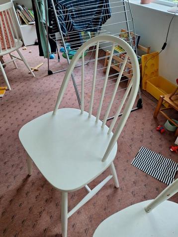 Vintage 2 Spijlenstoelen - Stevig, Opknapper beschikbaar voor biedingen