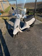 GTS Toscana scooter, Fietsen en Brommers, Scooters | Overige merken, Ophalen, Maximaal 45 km/u, Zo goed als nieuw, Benzine