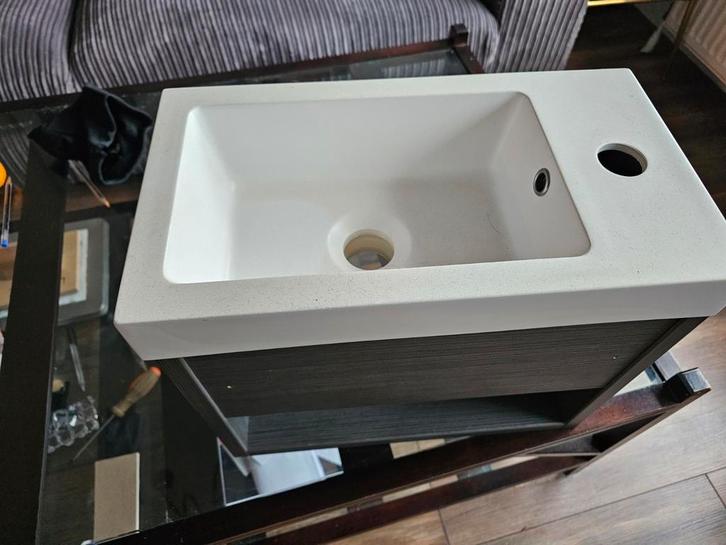 Toilet meubel met solid surface fontein, Huis en Inrichting, Badkamer | Badkamermeubels, Zo goed als nieuw, Overige typen, Minder dan 100 cm