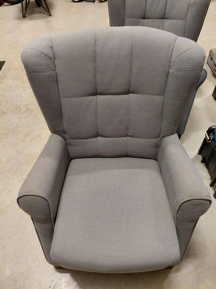 Comfortabele fauteuil - grijze stof, Huis en Inrichting, Fauteuils, Gebruikt, Hout, Stof, 75 tot 100 cm, 75 tot 100 cm, Ophalen